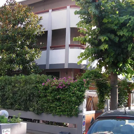 Bed & Breakfast Dream 3*